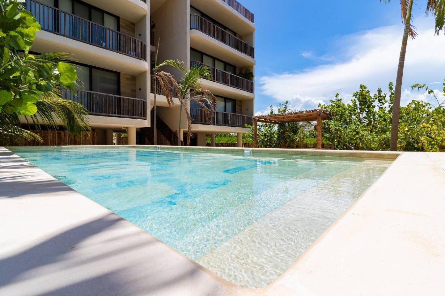 Pool View Loft Steps From The Ocean In Punta Cocos - C101 Hotel Isla Holbox Exterior photo