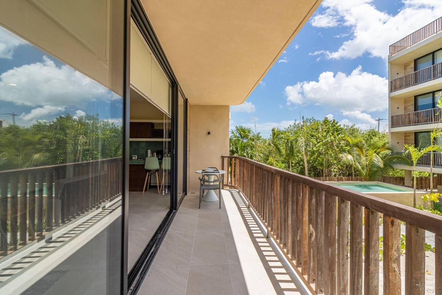 Pool View Loft Steps From The Ocean In Punta Cocos - C101 Hotel Isla Holbox Exterior photo