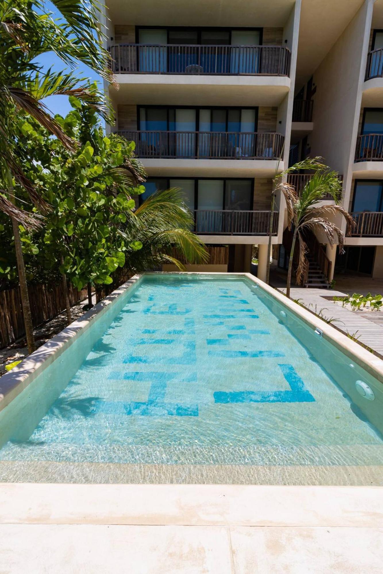 Pool View Loft Steps From The Ocean In Punta Cocos - C101 Hotel Isla Holbox Exterior photo